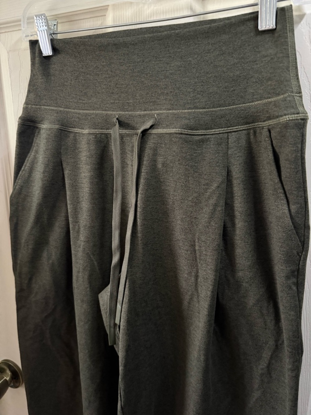 Halara High Waist Wide Leg Drawstring Athleisure Pants - Olive Green Sz S NEW - Picture 2 of 10